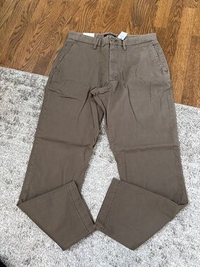 Men's Relaxed Fit Brown Chino Pants
